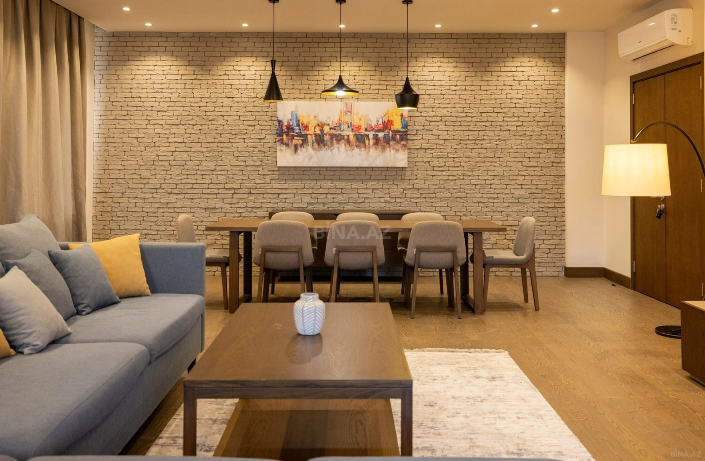 Kirayə verilir 3 otaqlı mənzil 185 m²