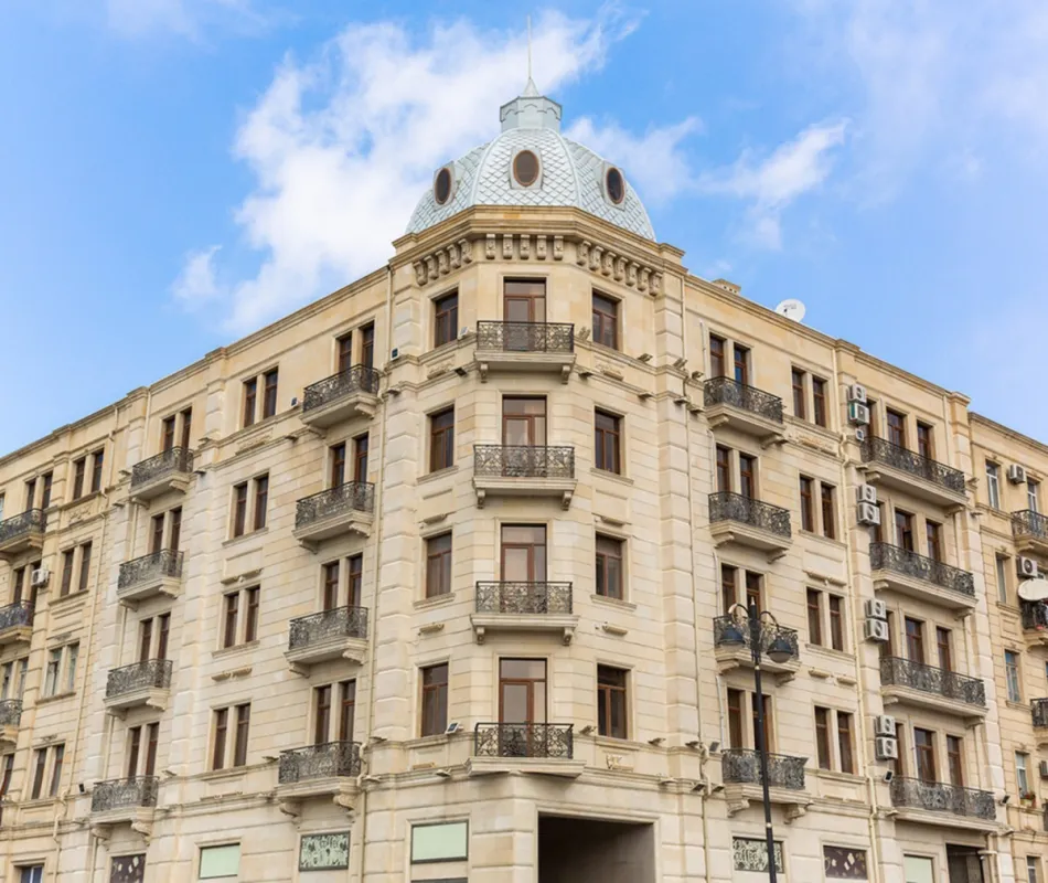 Kirayə verilir 3 otaqlı mənzil 185 m²