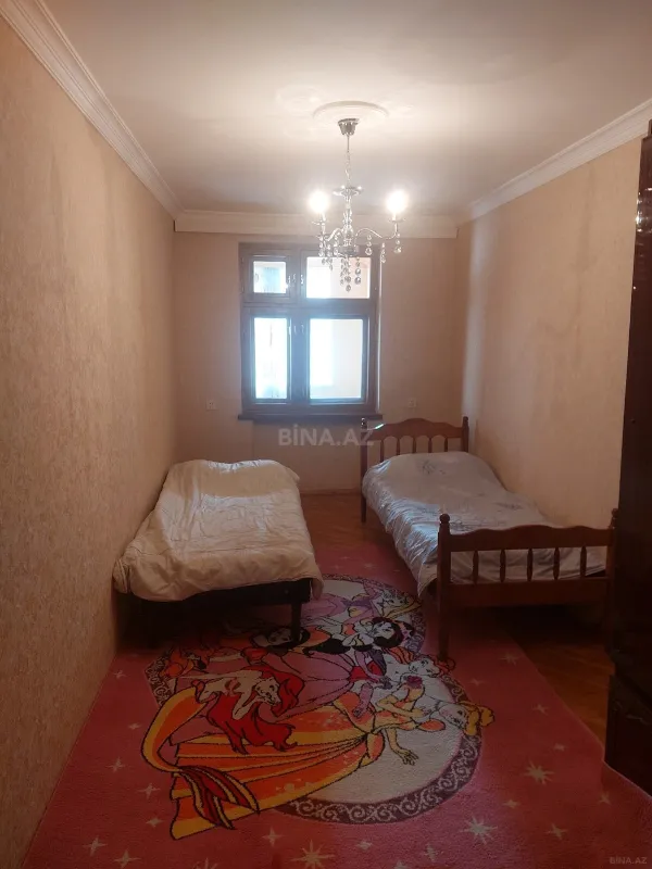 Satılır 4 otaqlı mənzil 110 m²