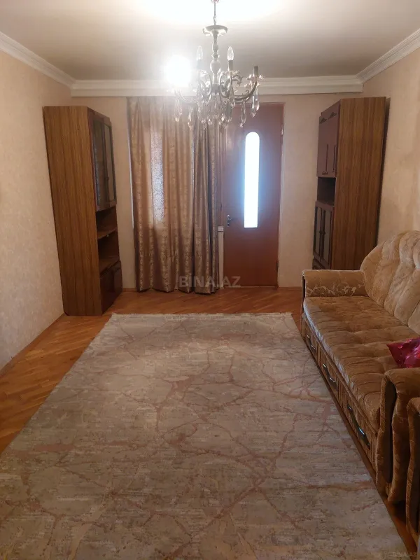 Satılır 4 otaqlı mənzil 110 m²