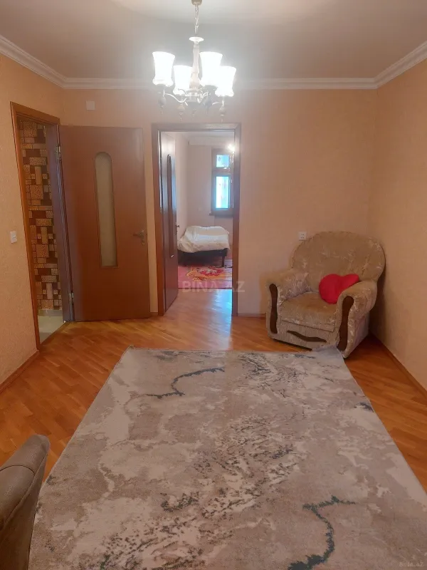 Satılır 4 otaqlı mənzil 110 m²