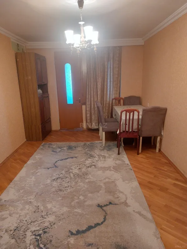 Satılır 4 otaqlı mənzil 110 m²