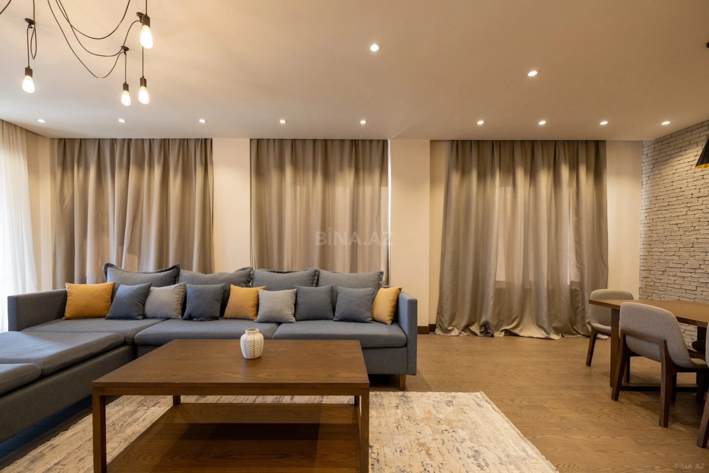 Kirayə verilir 3 otaqlı mənzil 125 m²