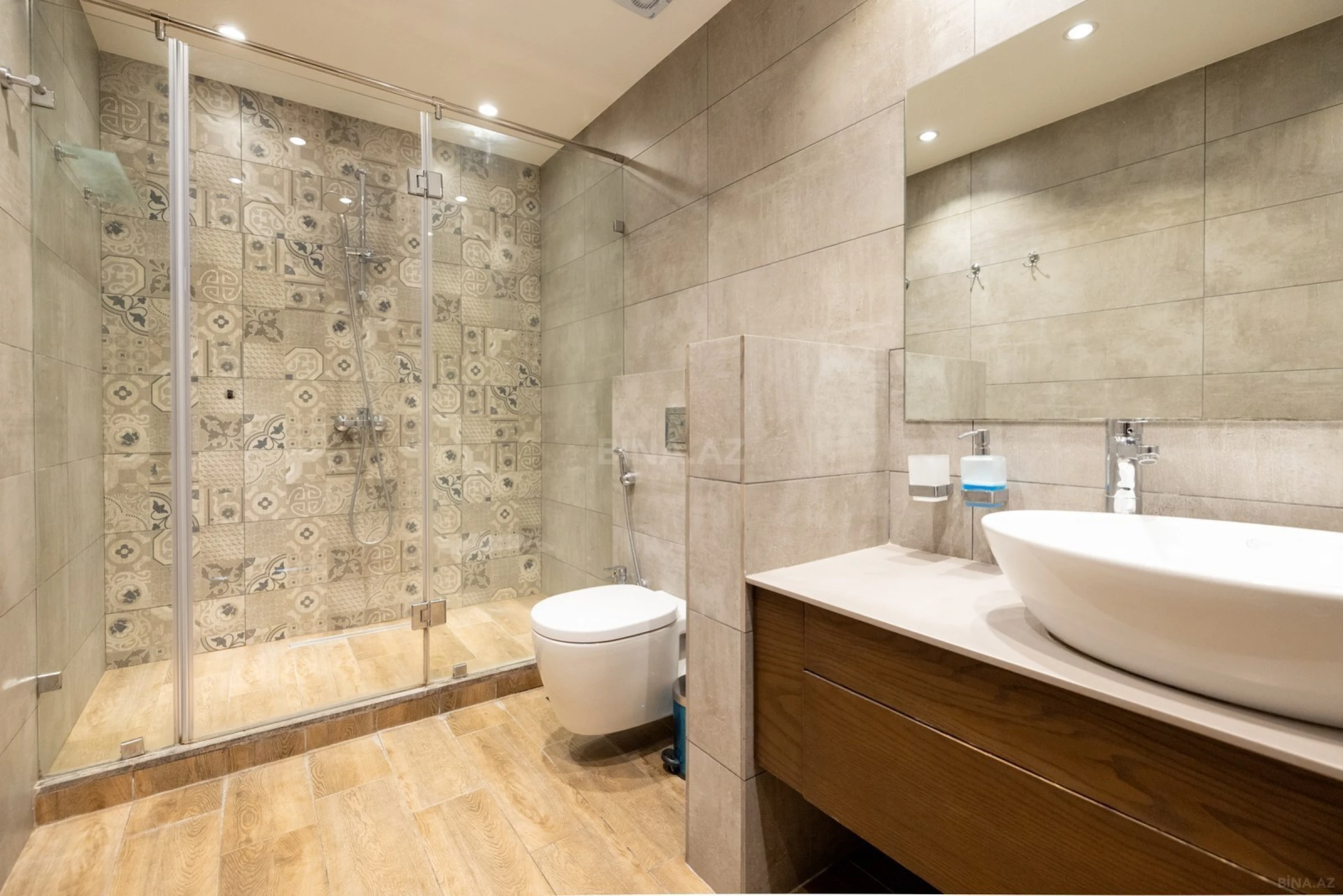 Kirayə verilir 3 otaqlı mənzil 125 m²