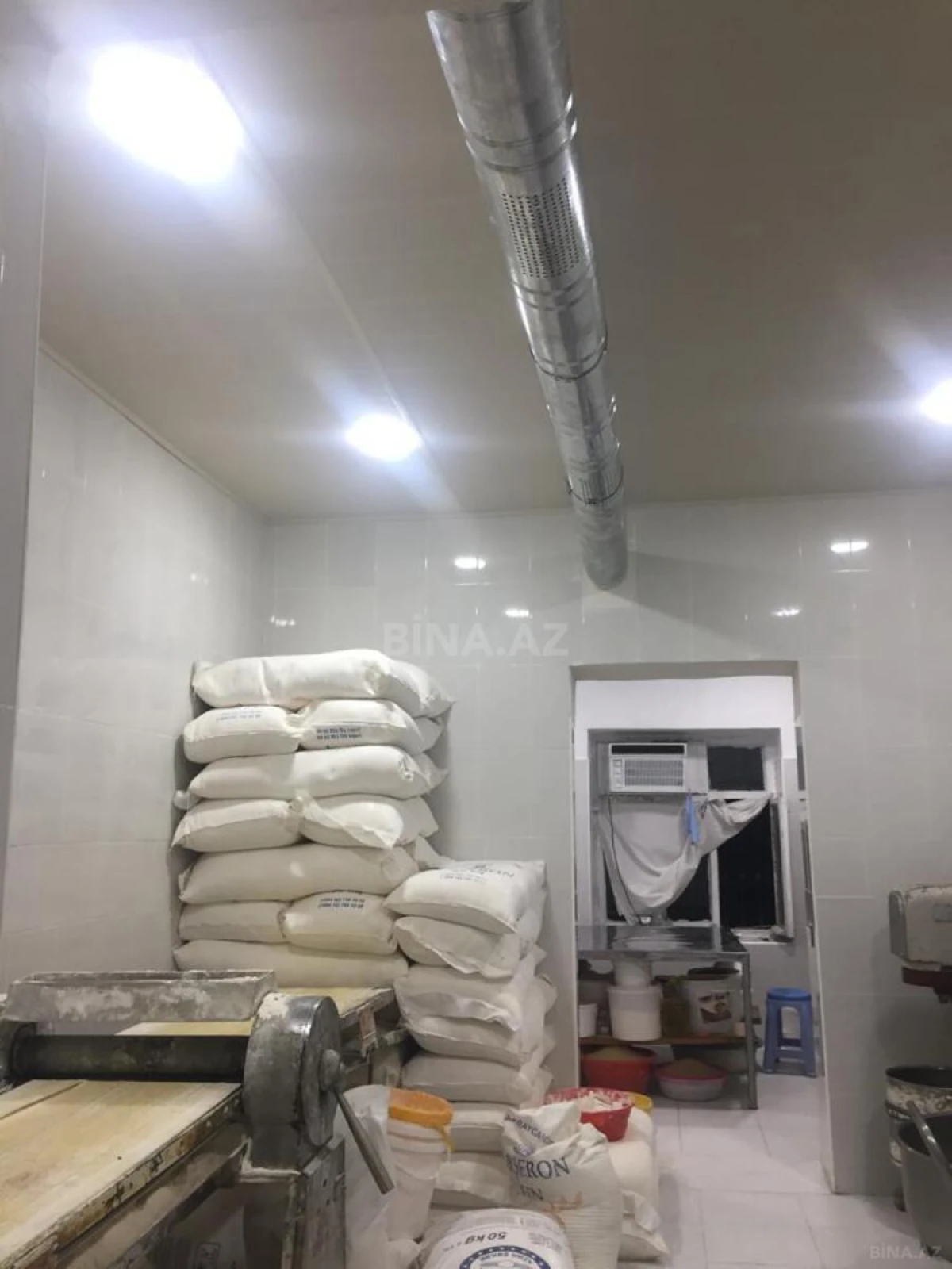 Satılır 9 otaqlı həyət evi 330 m²