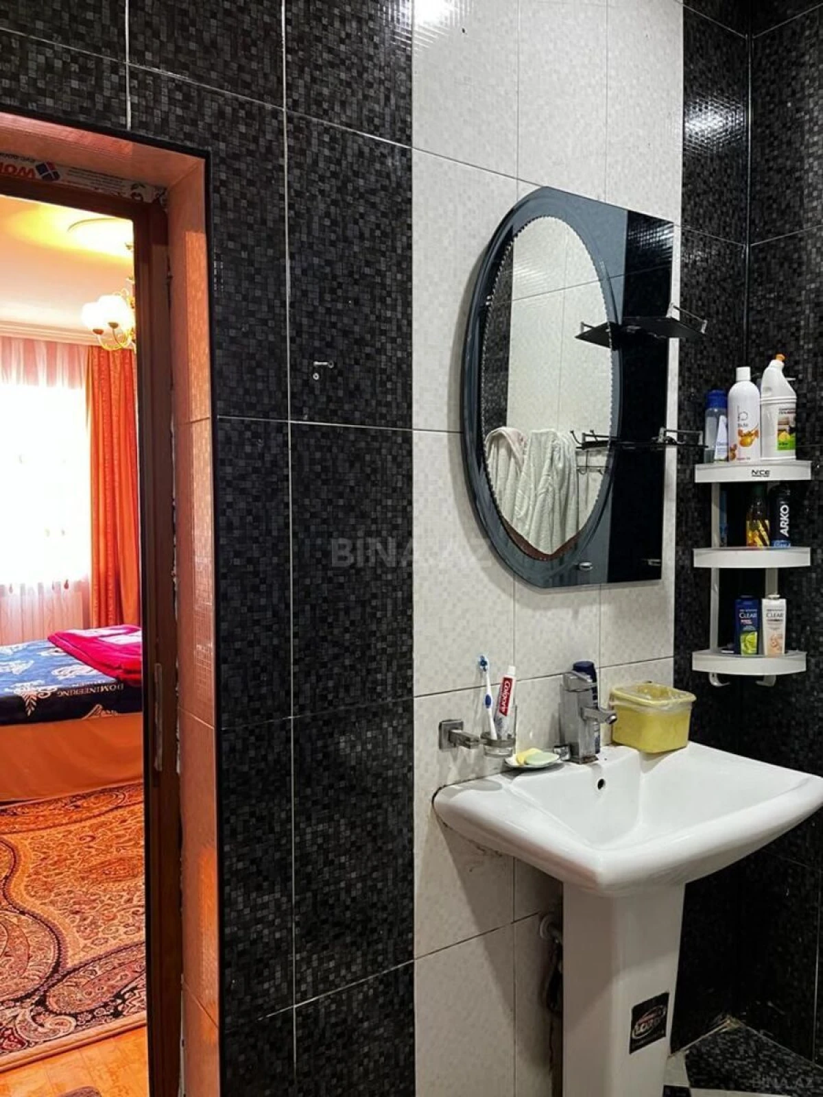 Satılır 9 otaqlı həyət evi 330 m²