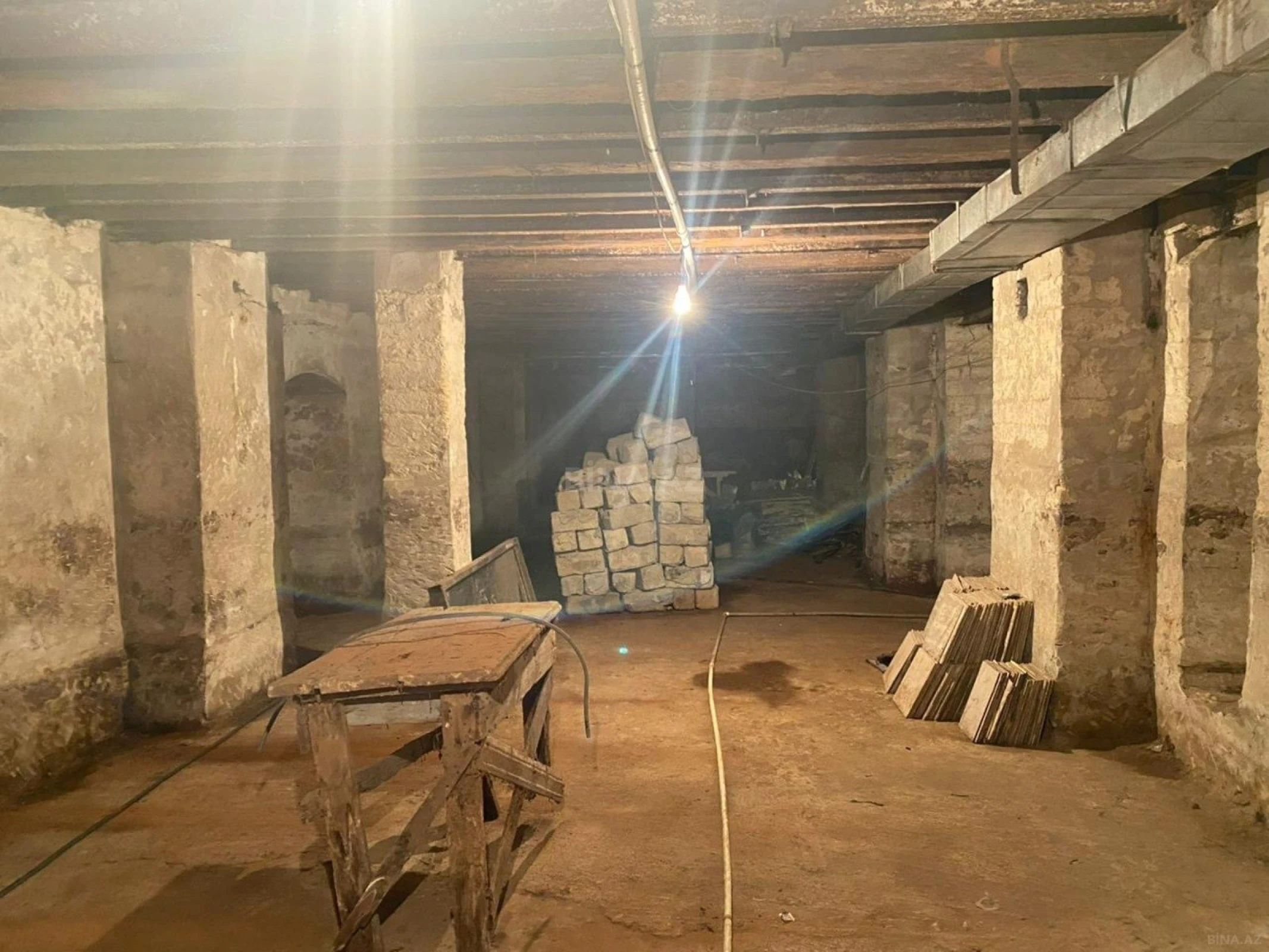 Satılır obyekt 263 m²