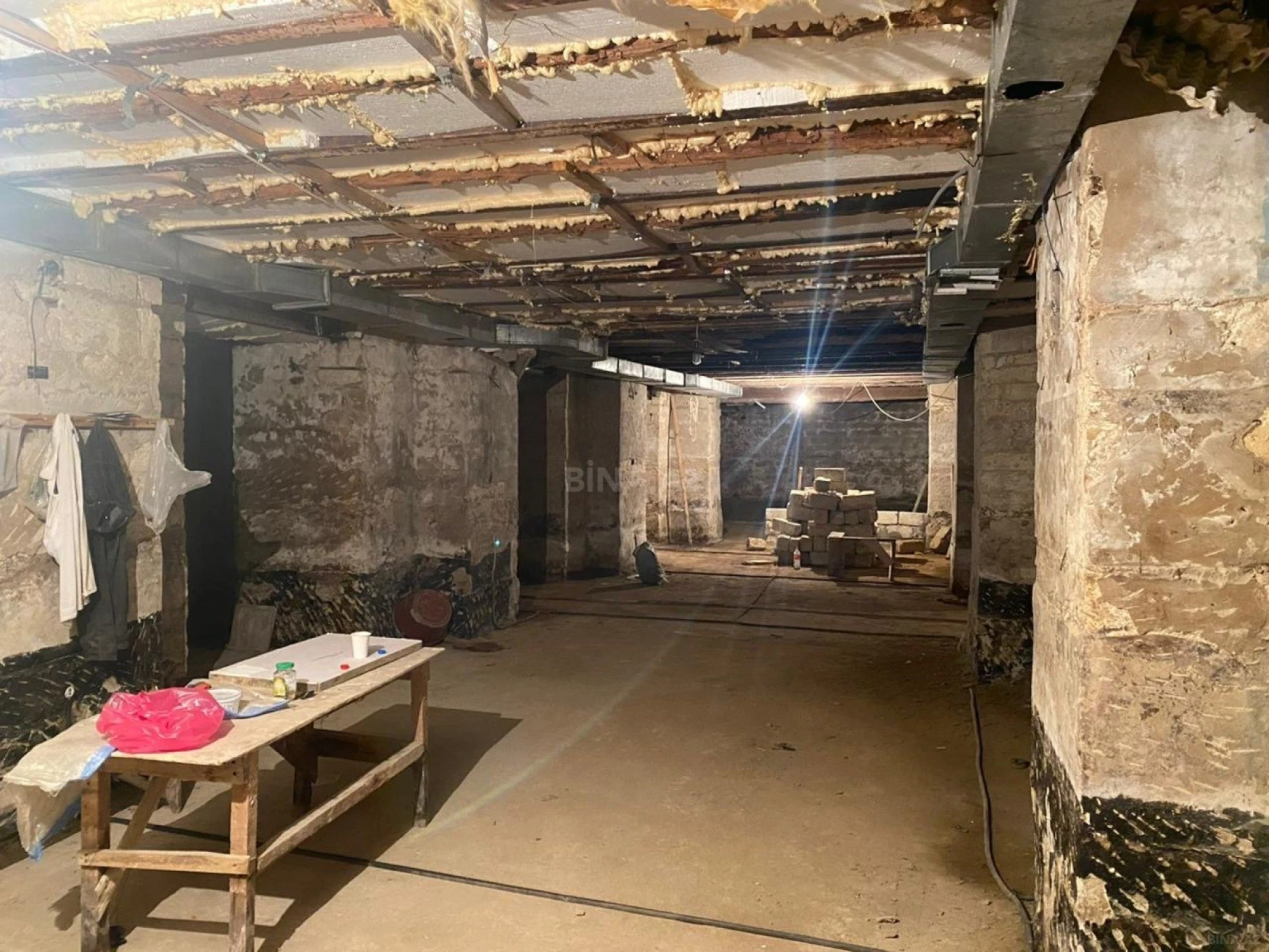 Satılır obyekt 263 m²