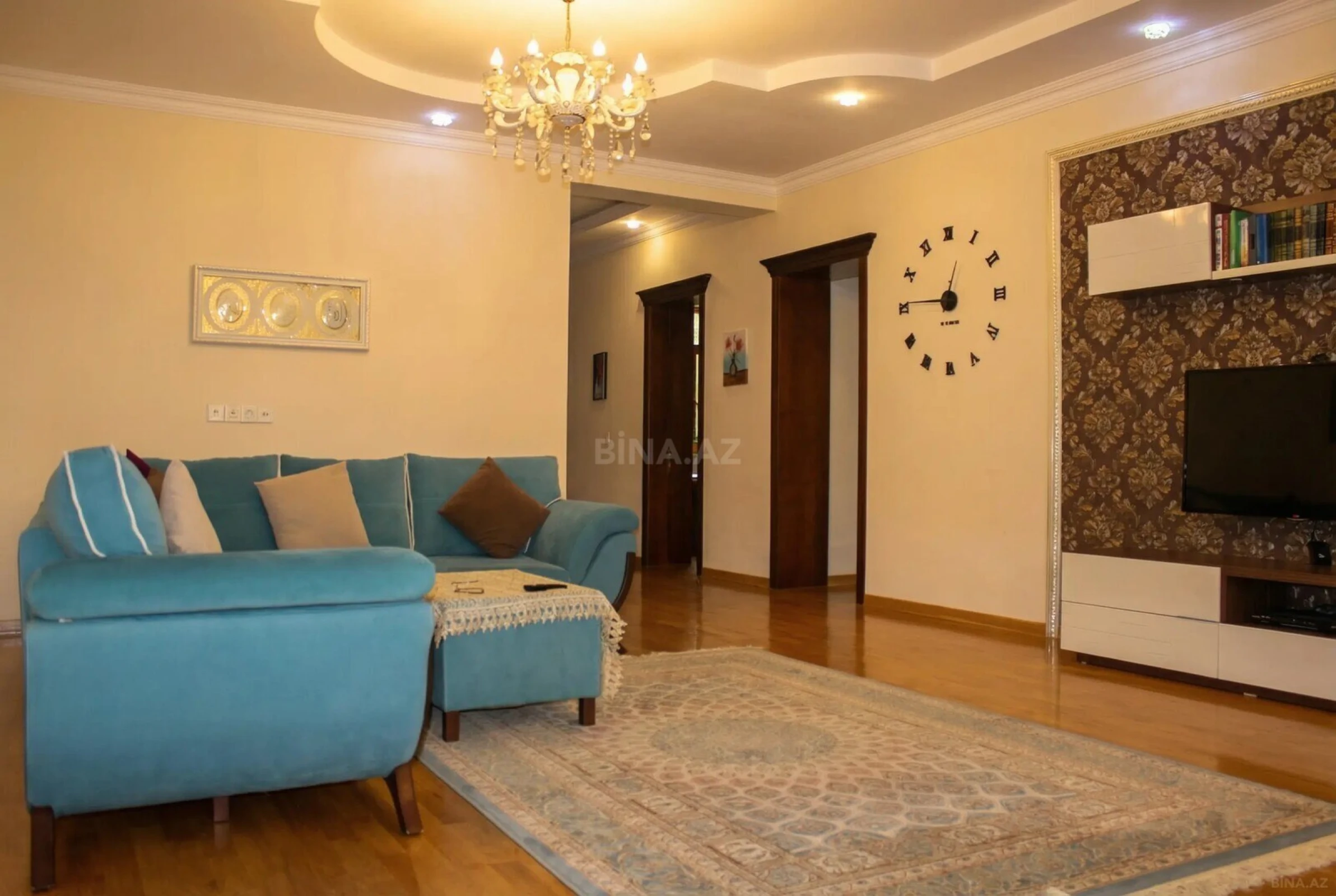 Satılır 9 otaqlı həyət evi 480 m²