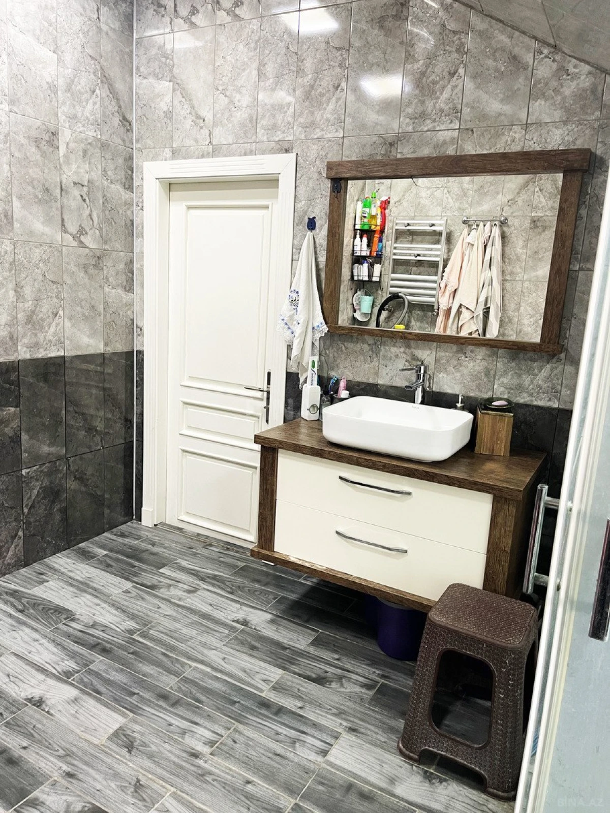 Satılır 9 otaqlı həyət evi 480 m²