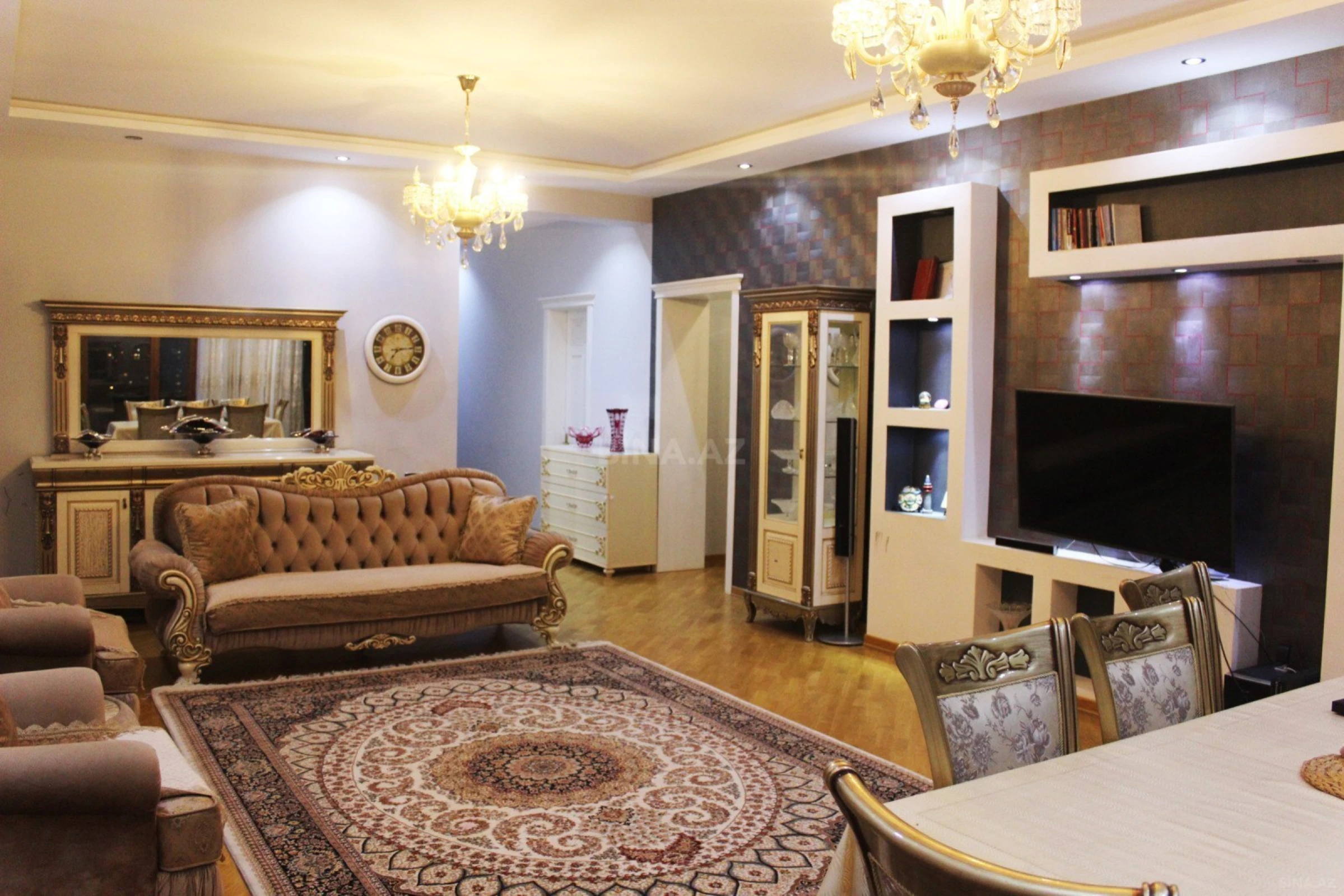 Satılır 9 otaqlı həyət evi 480 m²