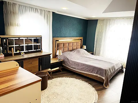 Satılır 9 otaqlı həyət evi 480 m²