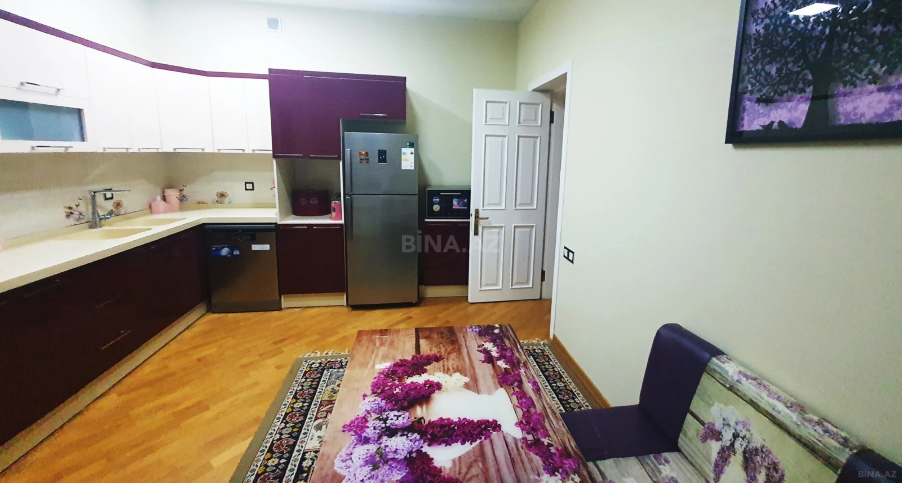 Satılır 9 otaqlı həyət evi 480 m²