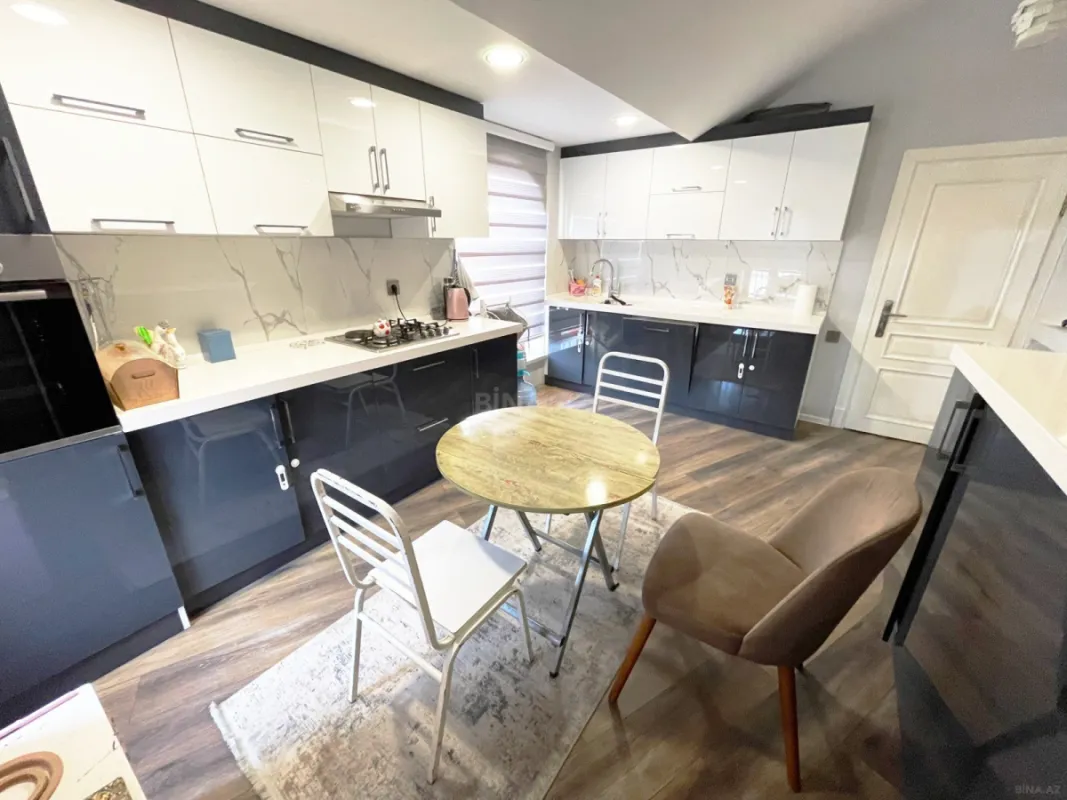 Satılır 9 otaqlı həyət evi 480 m²