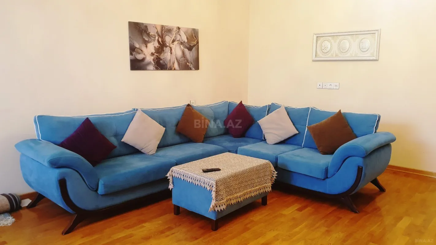 Satılır 9 otaqlı həyət evi 480 m²