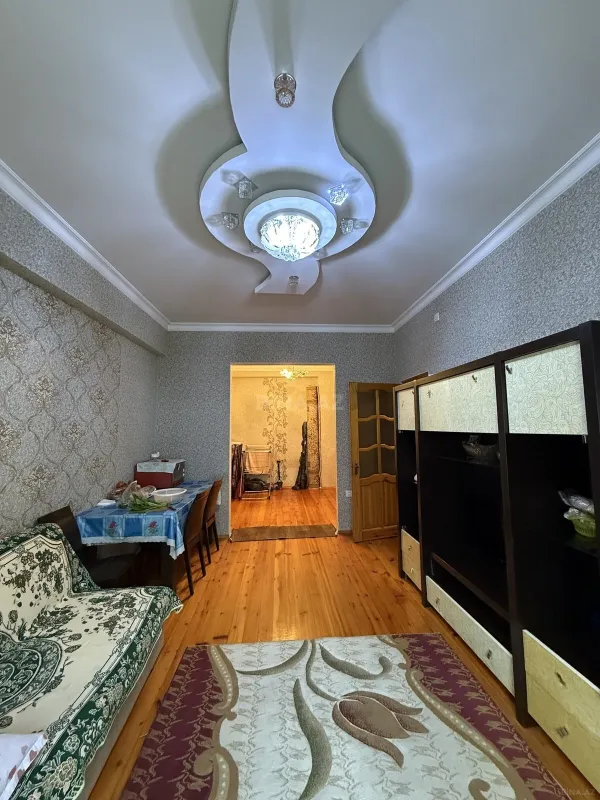 Satılır 2 otaqlı mənzil 56 m²