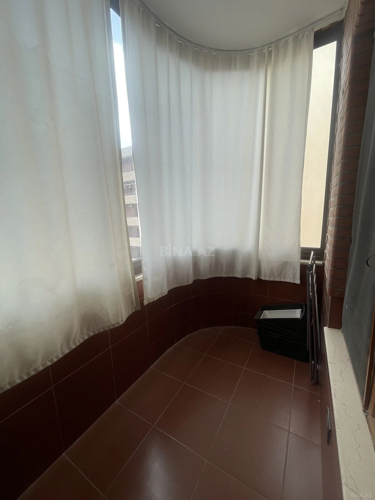 Satılır 3 otaqlı mənzil 115 m²