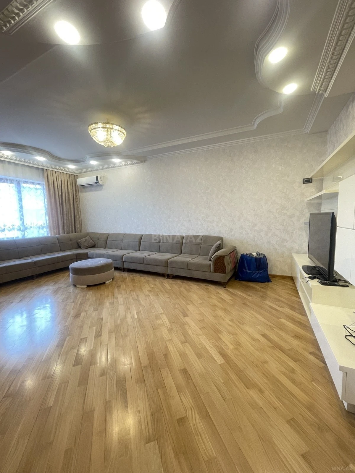 Satılır 3 otaqlı mənzil 115 m²