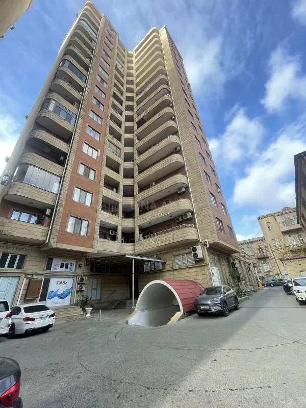 Satılır 3 otaqlı mənzil 115 m²