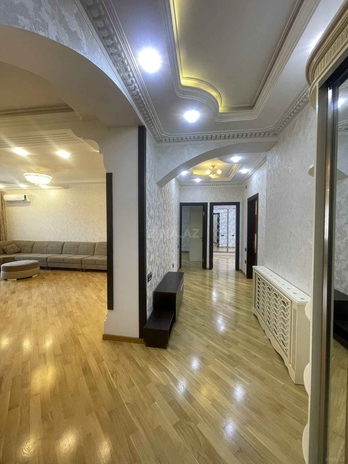 Satılır 3 otaqlı mənzil 115 m²