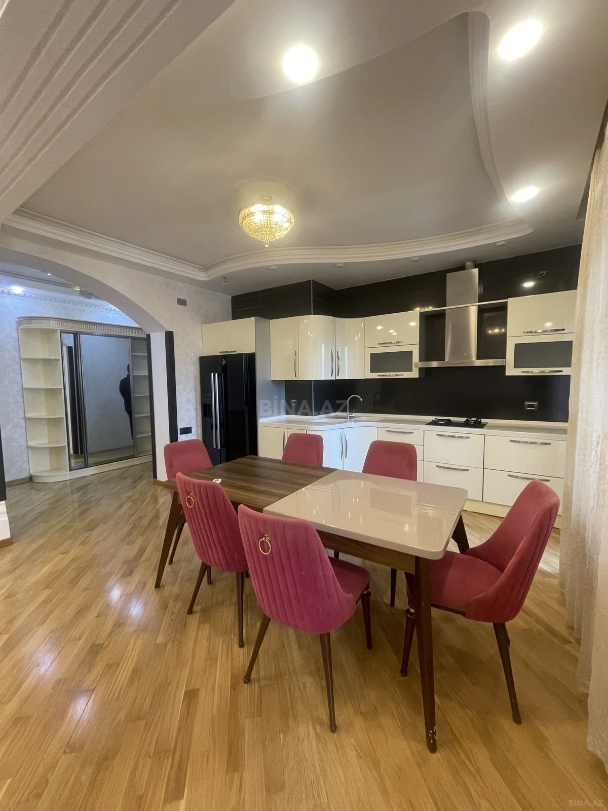 Satılır 3 otaqlı mənzil 115 m²