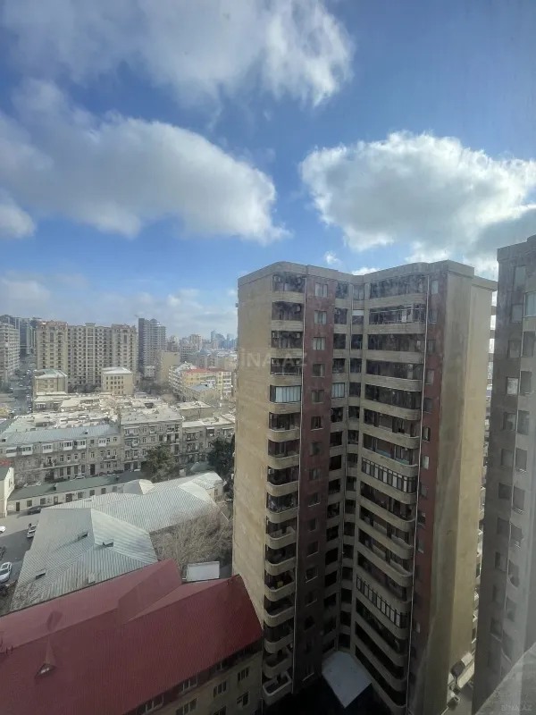 Satılır 3 otaqlı mənzil 115 m²
