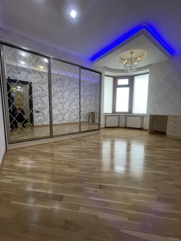 Satılır 3 otaqlı mənzil 115 m²