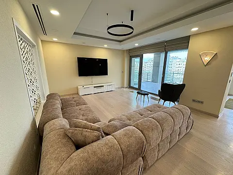 Kirayə verilir 4 otaqlı mənzil 325 m²