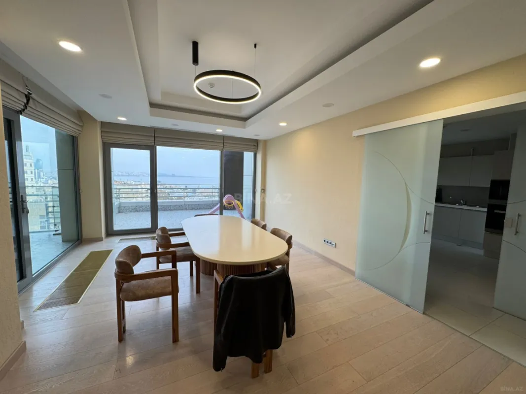 Kirayə verilir 4 otaqlı mənzil 325 m²