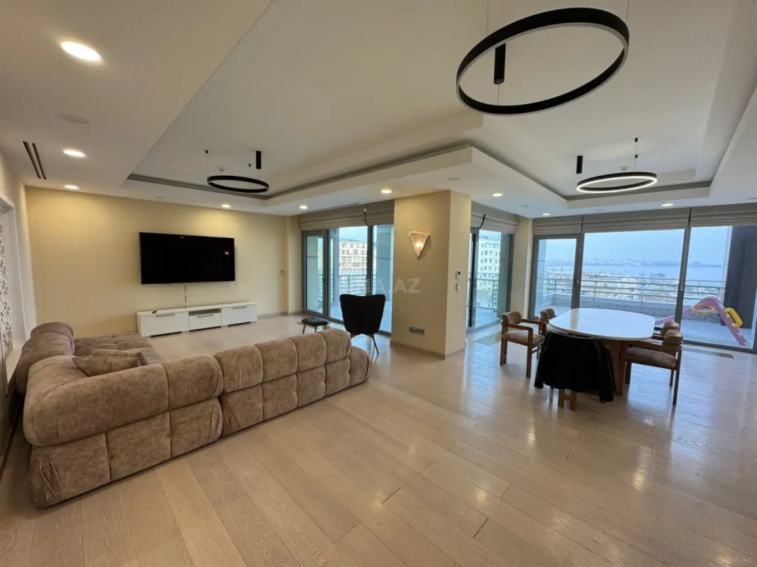 Kirayə verilir 4 otaqlı mənzil 325 m²