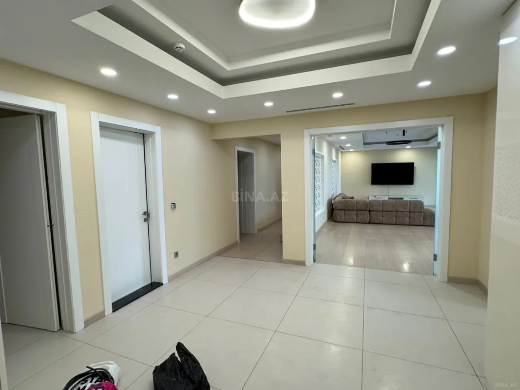 Kirayə verilir 4 otaqlı mənzil 325 m²