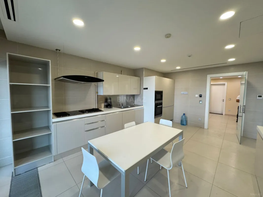 Kirayə verilir 4 otaqlı mənzil 325 m²