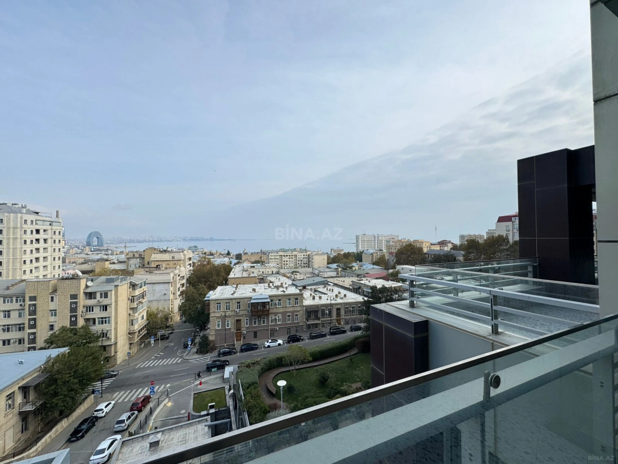 Kirayə verilir 4 otaqlı mənzil 325 m²
