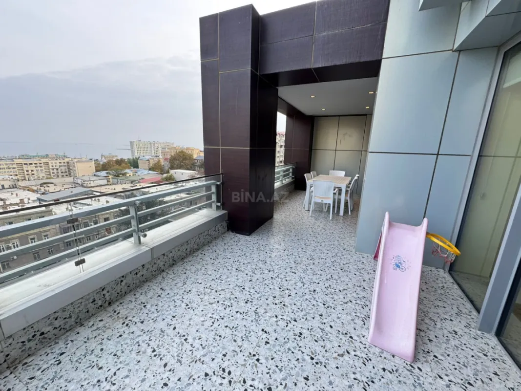 Kirayə verilir 4 otaqlı mənzil 325 m²