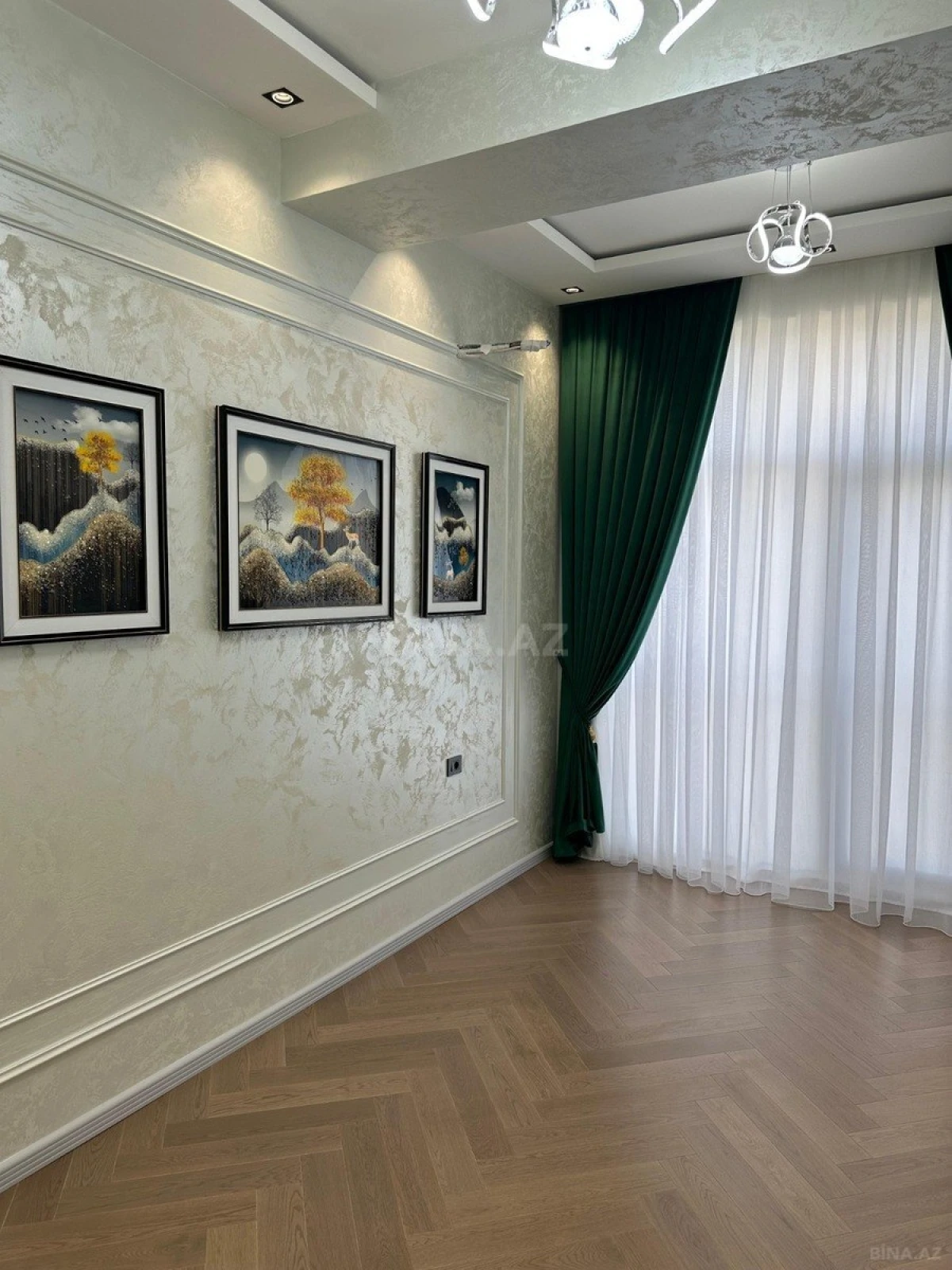 Satılır 3 otaqlı mənzil 118 m²