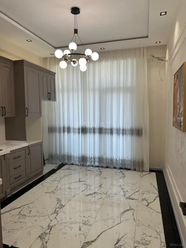 Satılır 3 otaqlı mənzil 118 m²
