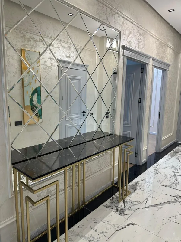 Satılır 3 otaqlı mənzil 118 m²