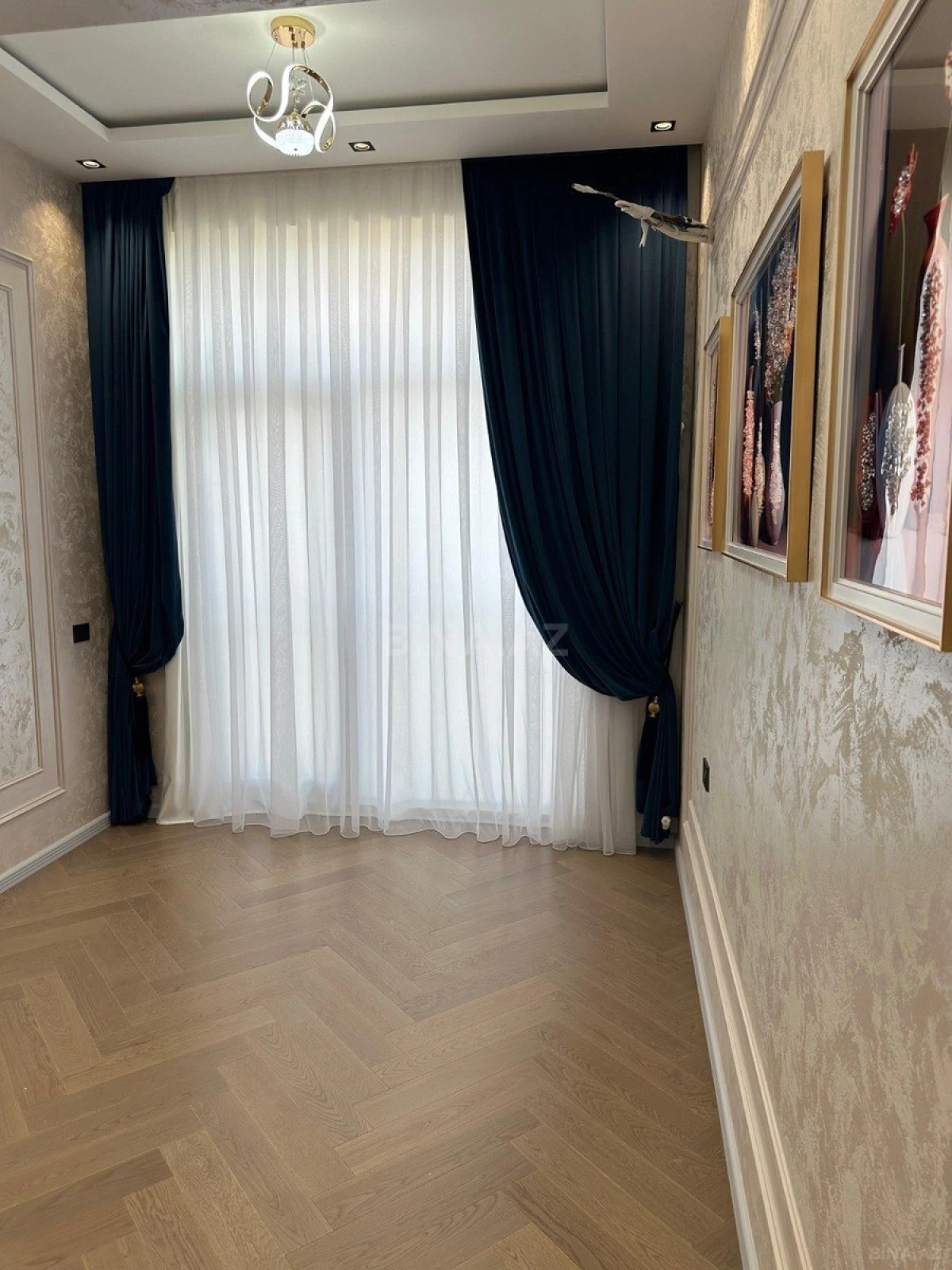 Satılır 3 otaqlı mənzil 118 m²