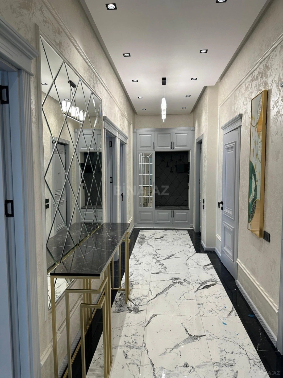 Satılır 3 otaqlı mənzil 118 m²