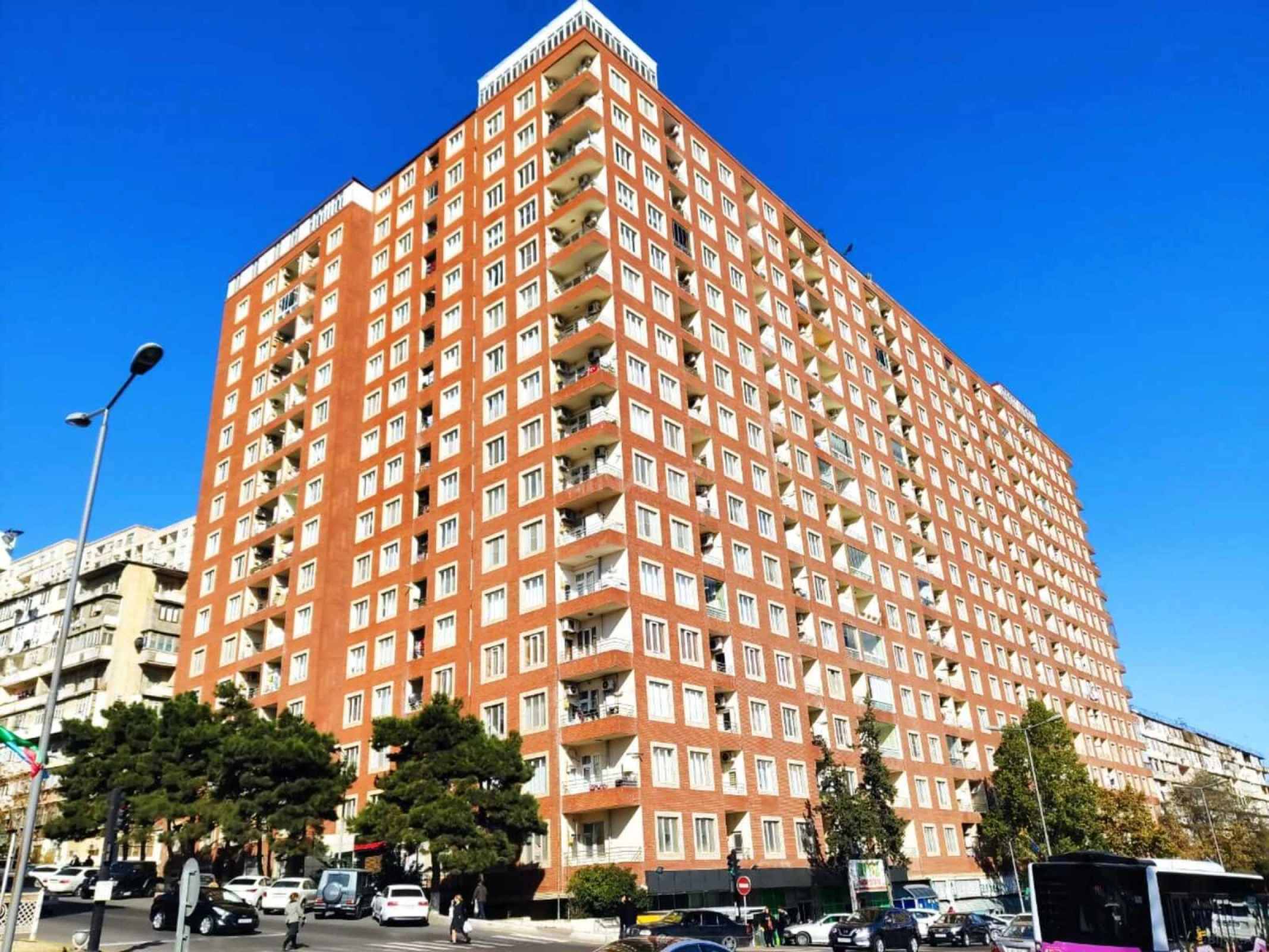 Satılır 2 otaqlı mənzil 100 m²