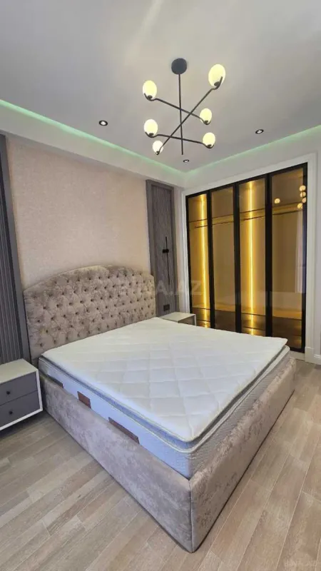 Kirayə verilir 2 otaqlı mənzil 105 m²