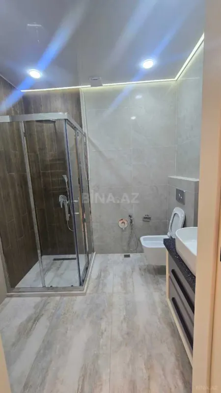 Kirayə verilir 2 otaqlı mənzil 105 m²