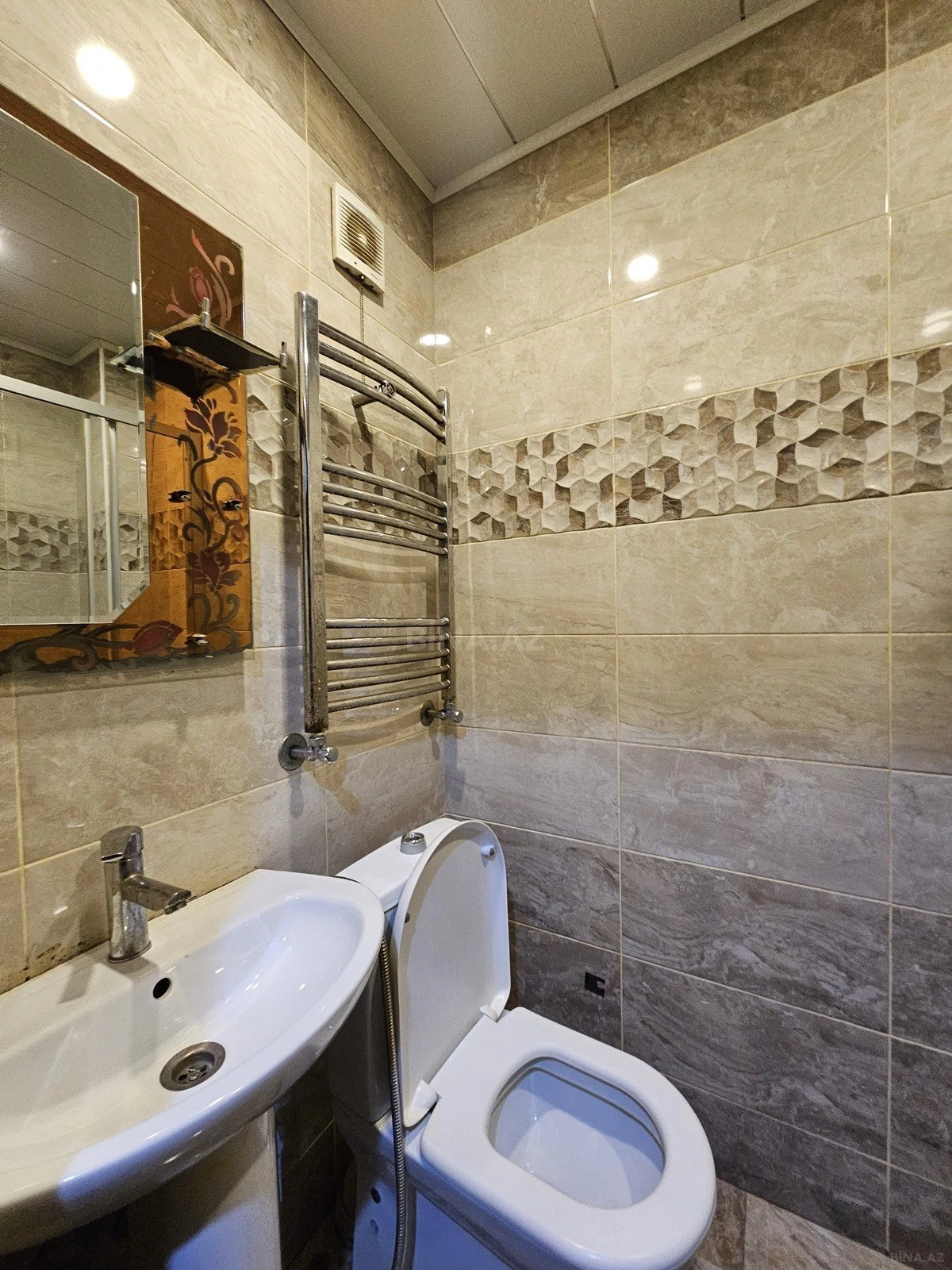 Satılır 2 otaqlı mənzil 42 m²