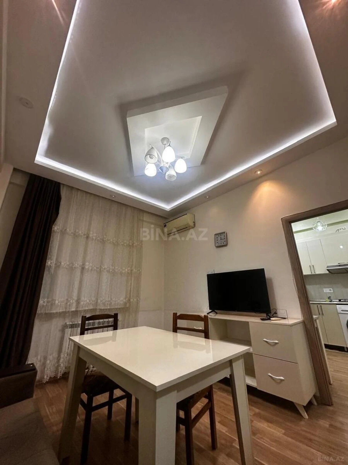 Kirayə verilir 2 otaqlı mənzil 60 m²