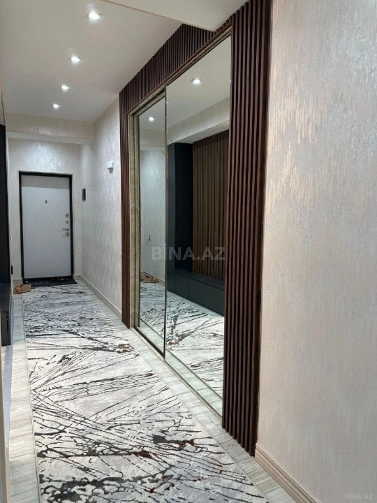 Satılır 3 otaqlı mənzil 115 m²
