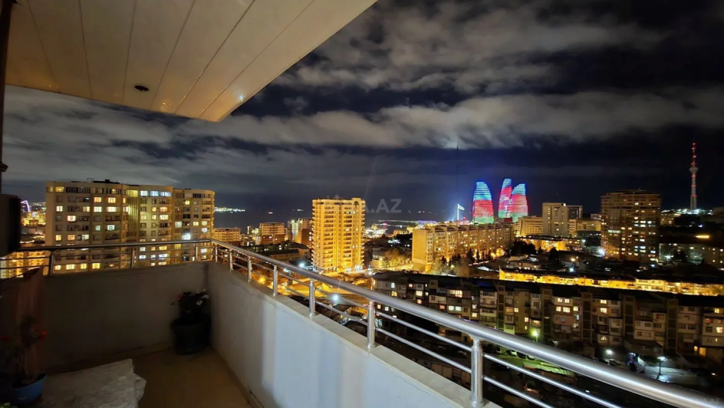 Satılır 3 otaqlı mənzil 147 m²