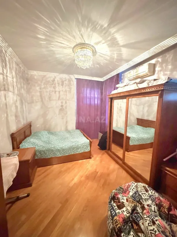 Satılır 3 otaqlı mənzil 147 m²