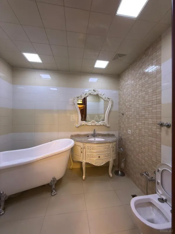 Satılır 3 otaqlı mənzil 145 m²