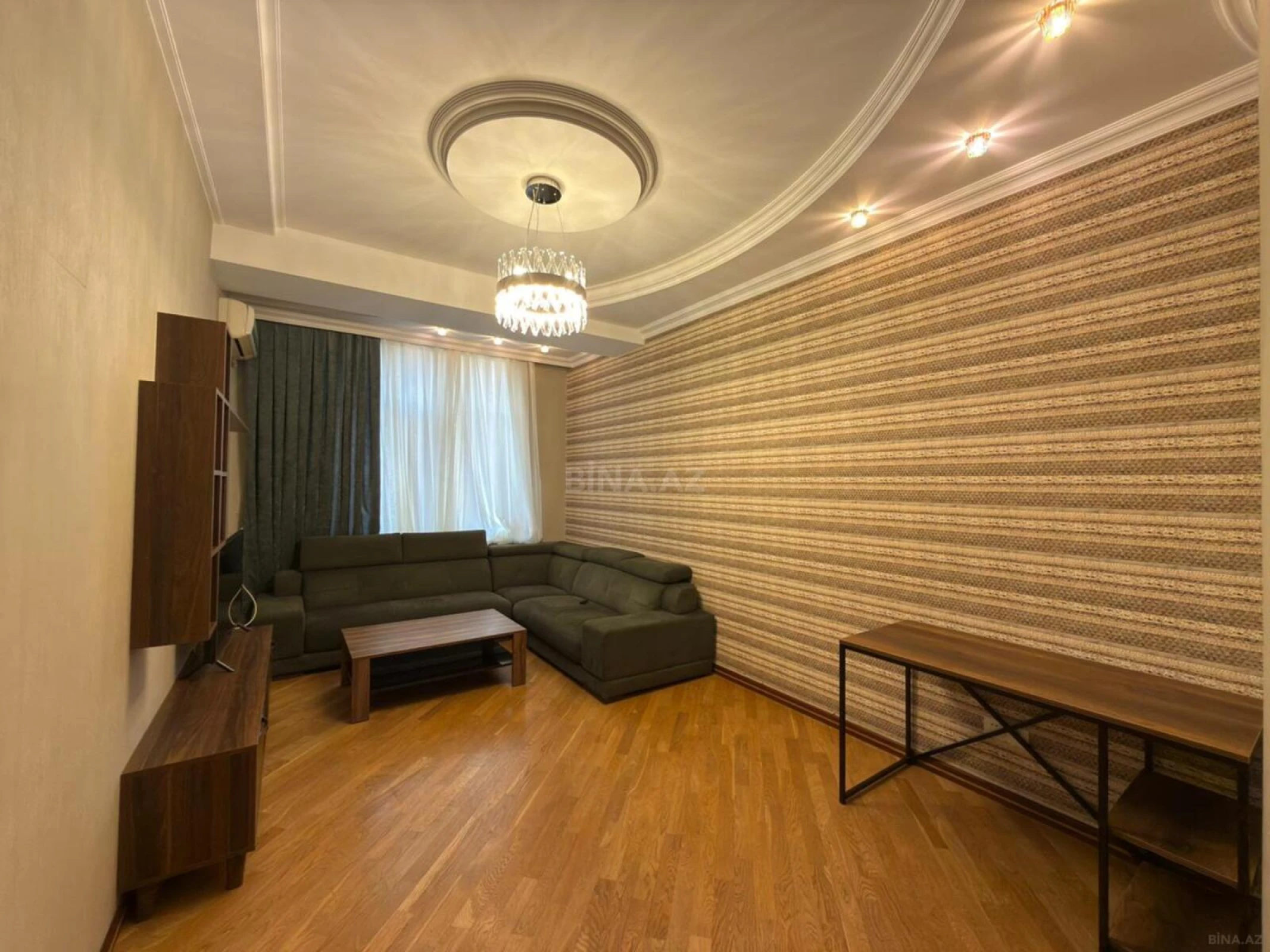 Satılır 3 otaqlı mənzil 145 m²