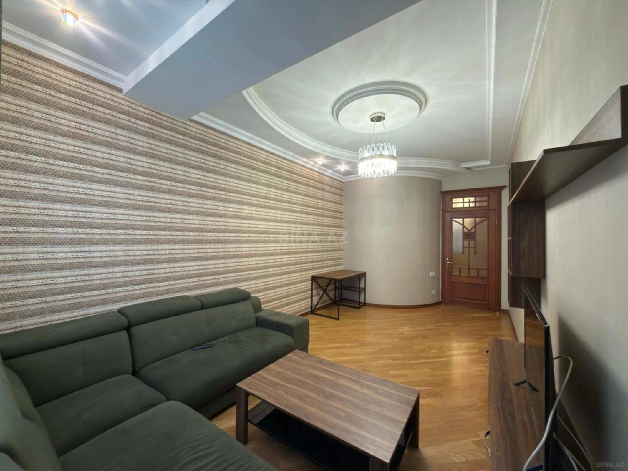 Satılır 3 otaqlı mənzil 145 m²